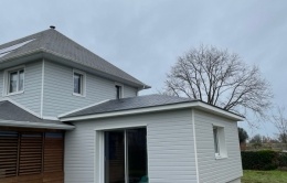 Extension ossature bois bardage gris clair Montflours