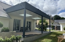 Caport pour terrasse couvertre avec habillage en aluminium PREFA