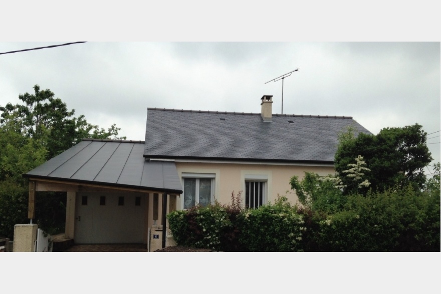 Couverture en ardoises naturelles et zinc Laval