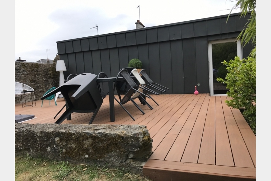 Terrasse composite et bardage zinc Mayenne