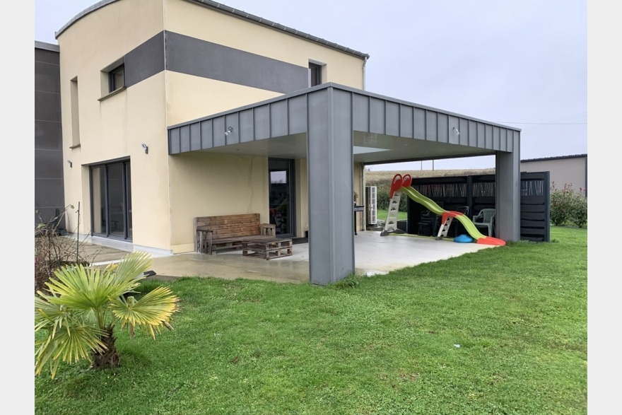 Carport pour terrasse couverture en bardage zinc Quartz